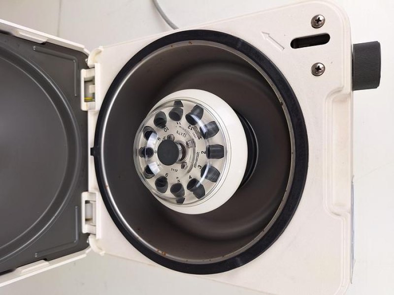 Hettich EBA 12 Centrifuge