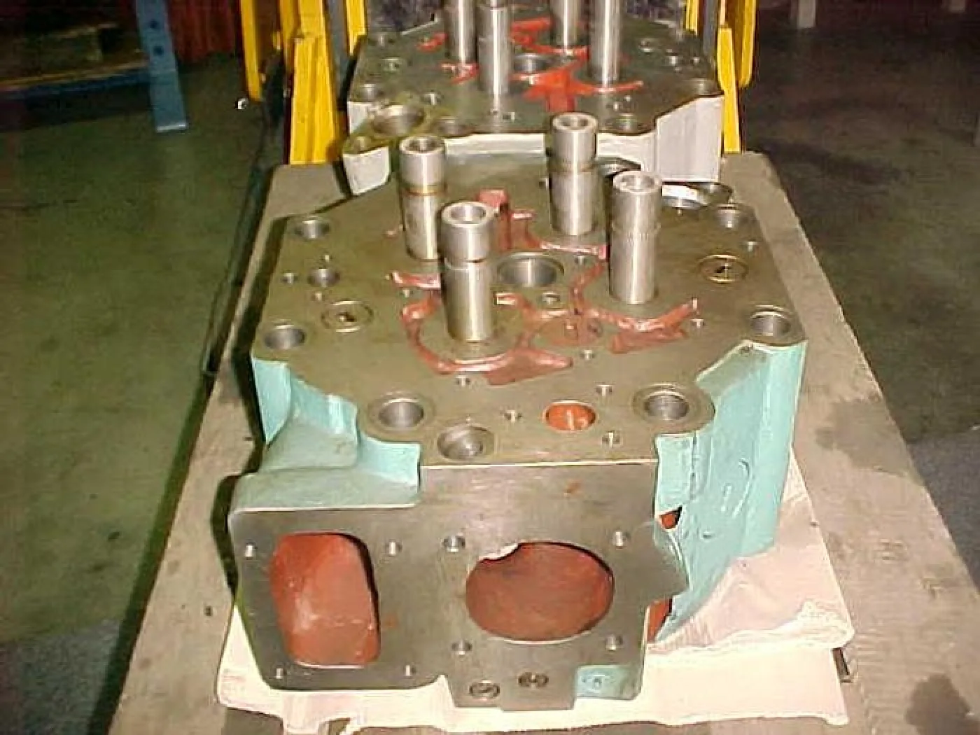 2006/2007 CYLINDER HEADS MAK 453C - 2