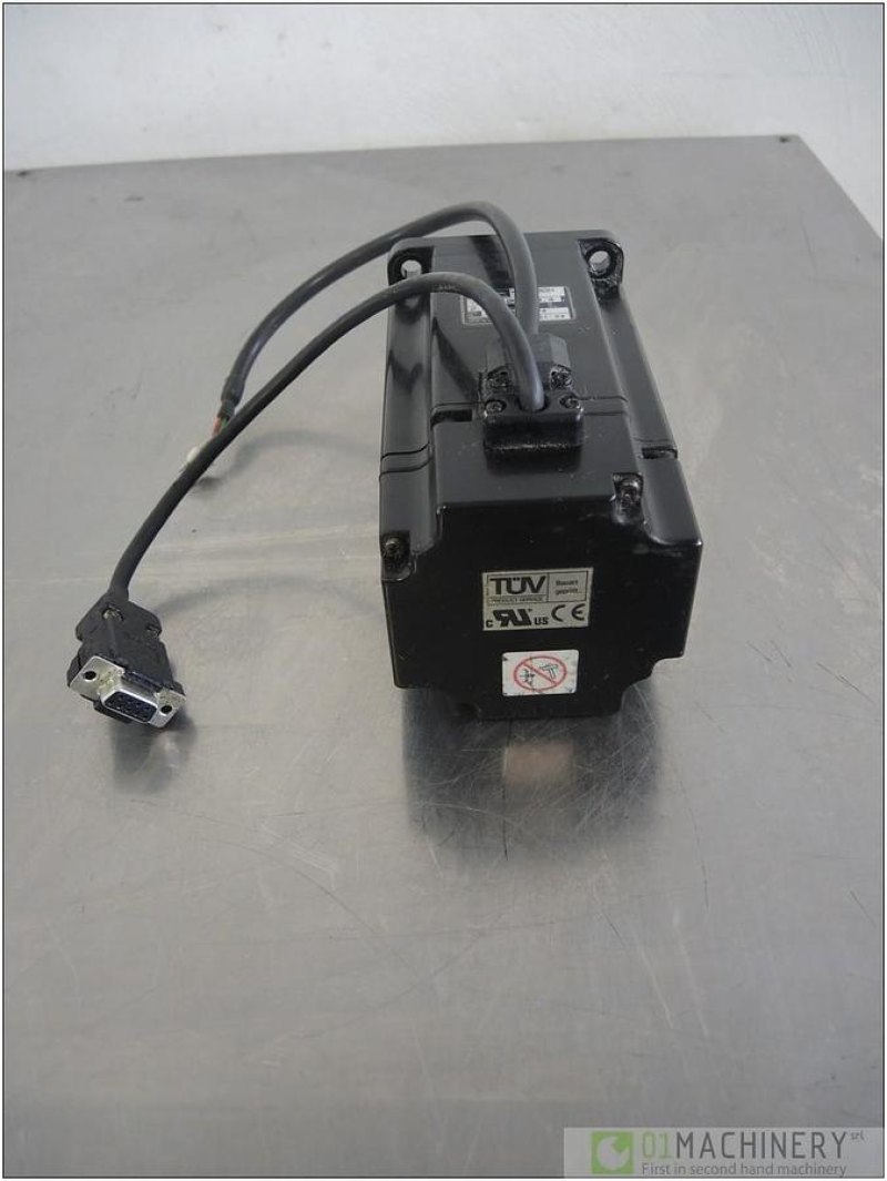 2001 OMRON R88M-W75030H-S1 AI1565