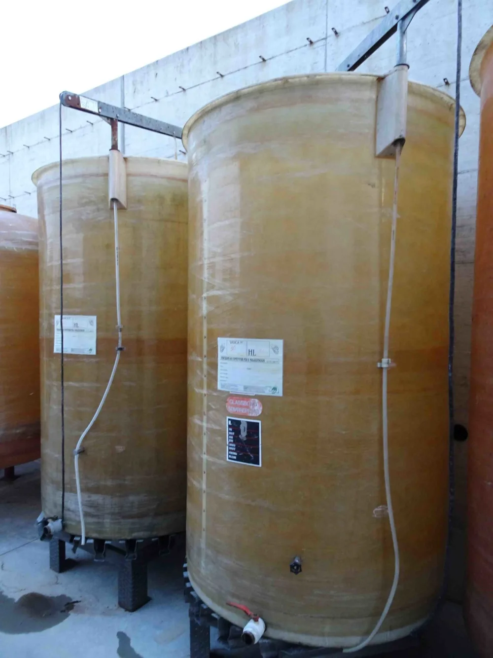 FIBERGLASS TANK VARIABLE CAPACITY, CAPACITY 2.500 LITERS (HL 25), SECOND-HAND EQUIPMENT