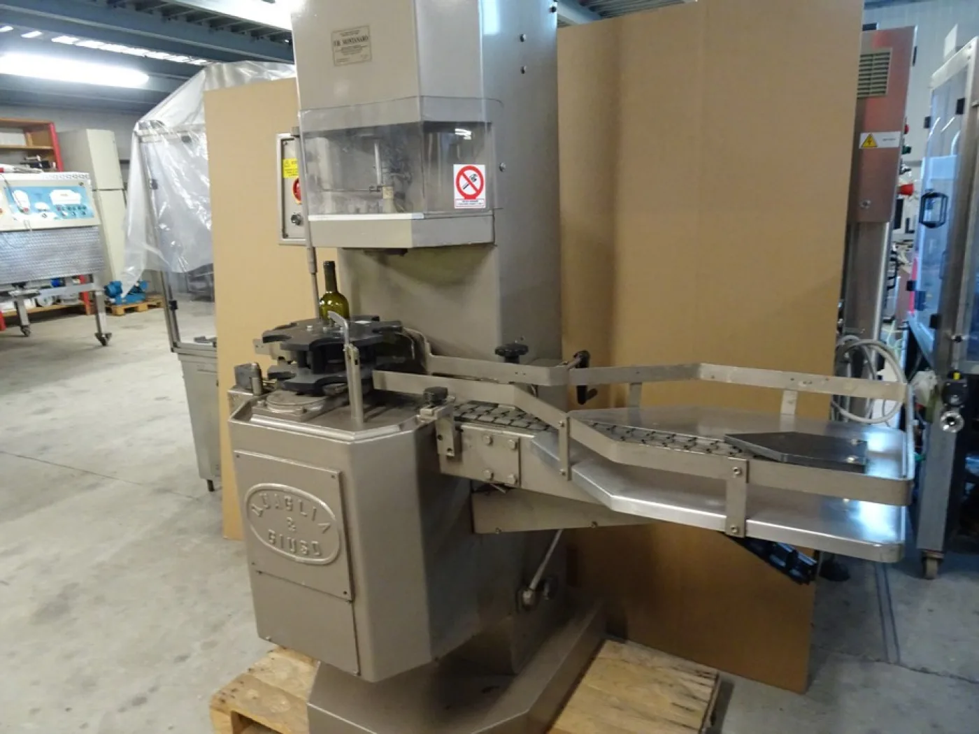 AUTOMATIC CORKING MACHINE FIRM QUAGLIA AND GIUSO, SINGLE HEAD FOR NATURAL CORK, SECOND-HAND MACHINE - 2