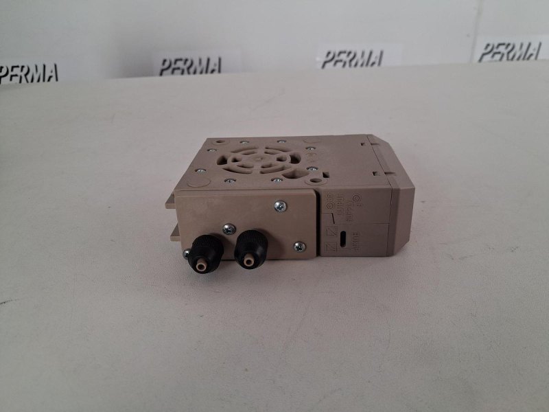 SAMSON 6111-12010.00 elektropneumatischer I/P-Umformer