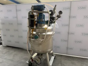 2003 Fischer Process vessel/reactor with a top-mounted agitator/mixer