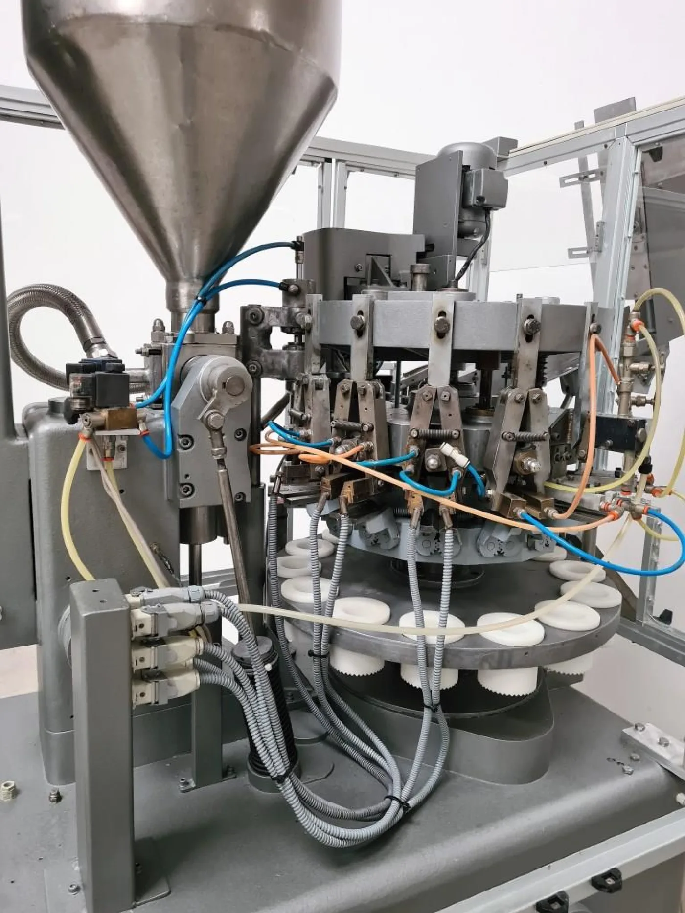 INTUBETTATRICE PER TUBETTI IN PLASTICA – TONAZZI – MOD. GA30S - 4