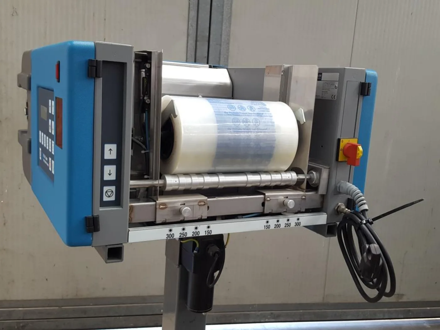MACCHINA PER LA PRODUZIONE DI CUSCINI D’ARIA PER LA PROTEZIONE DI MERCI – SEALED AIR CORPORATION MOD. FILL AIR SYSTEM 250 - 7