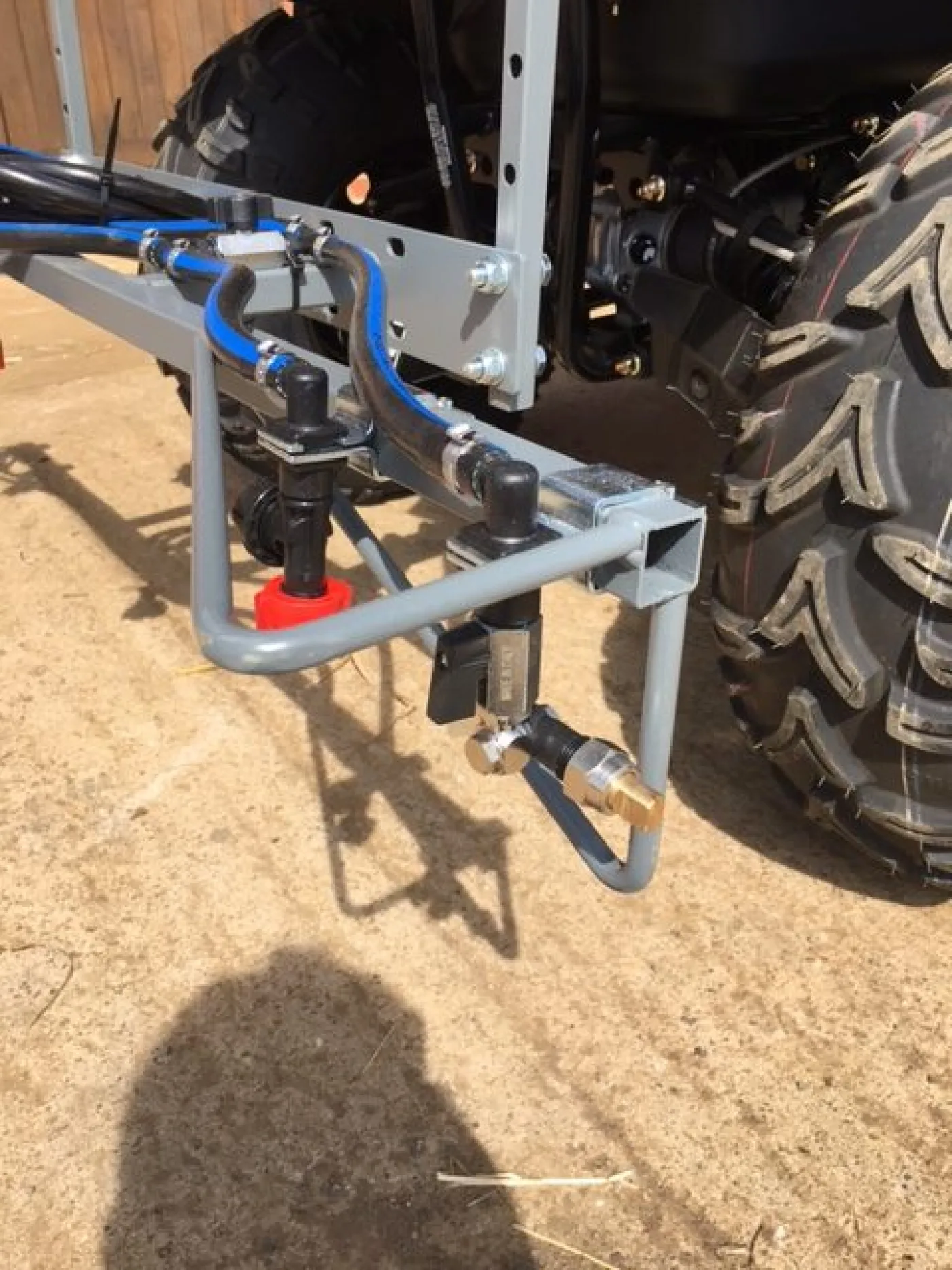 Versatile quad bike sprayer booms 151015 - 2