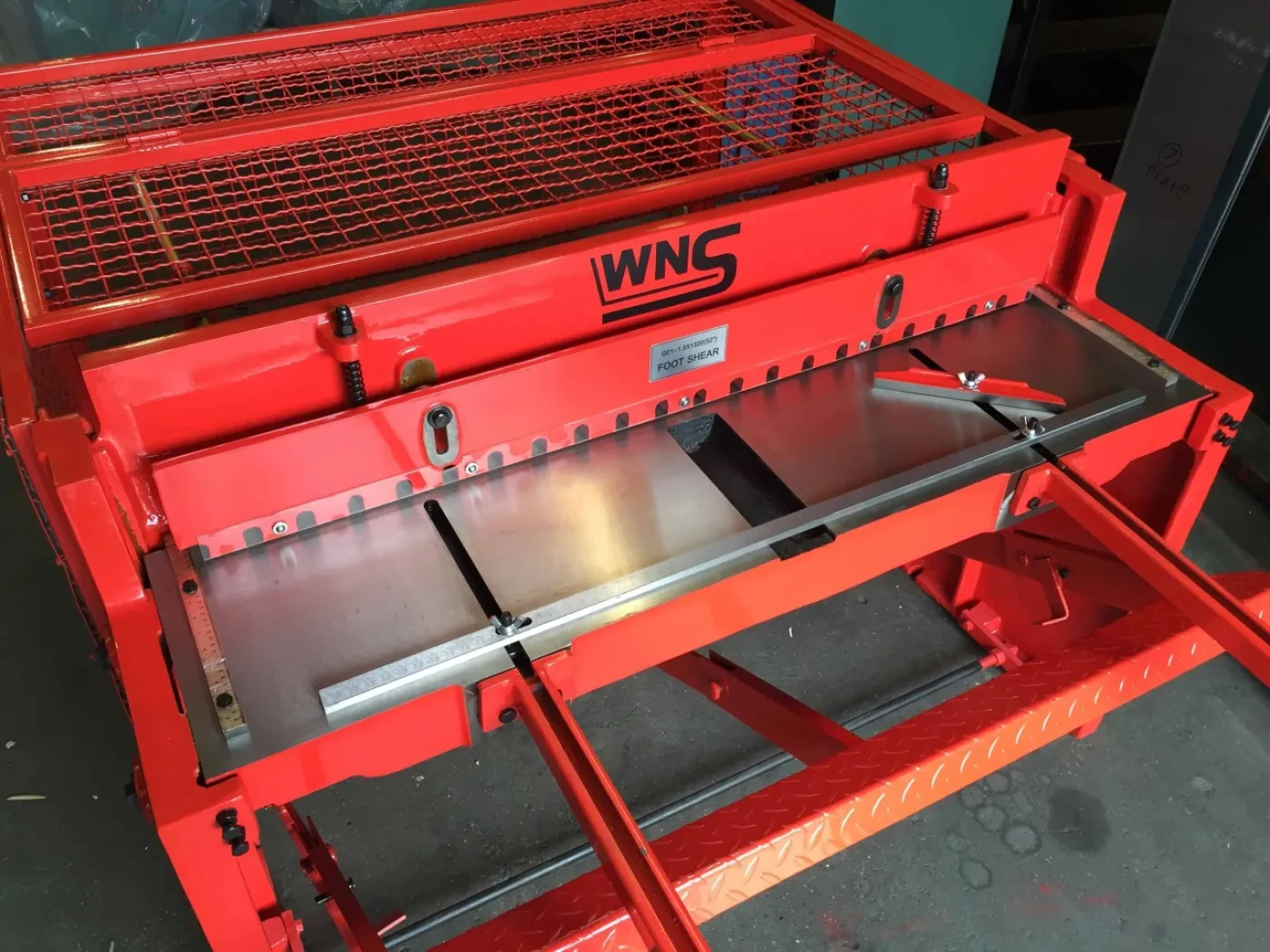 WNS Cast Treadle Guillotine 1320mm x 1.5mm Capacity - WNS - W. Neal Services Ltd - 8