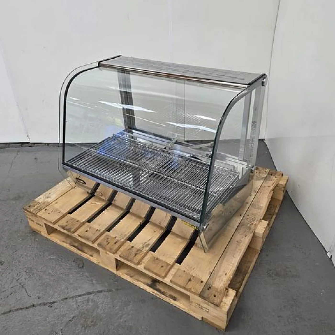 Buffalo Hot Food Display Cabinet - 3