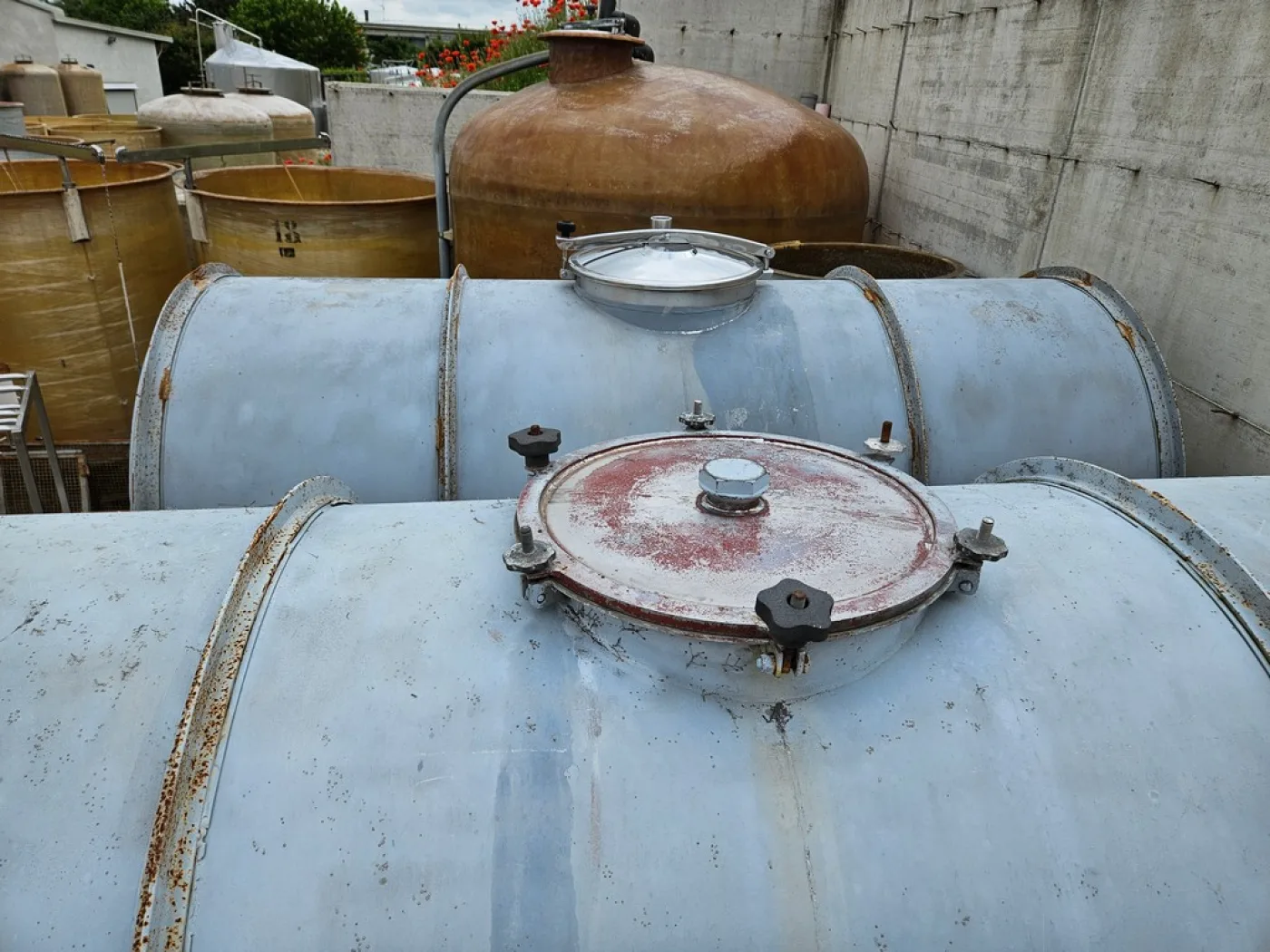 SERIES OF HORIZONTAL STAINLESS STEEL TANKS CAPACITY 2200/2300 LITRES (HL 22/23) STORAGE/TRANSPORT MODEL, WITH IRON FRAME, SECOND-HAND EQUIPMENTS - 7