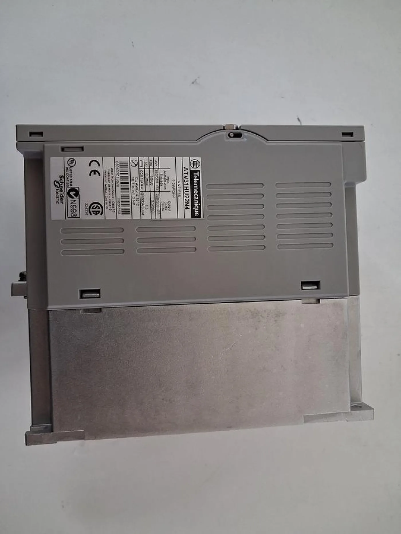 Schneider Electric Telemecanique Altivar 31 ATV31HU22N4 Frequency Inverter - 5