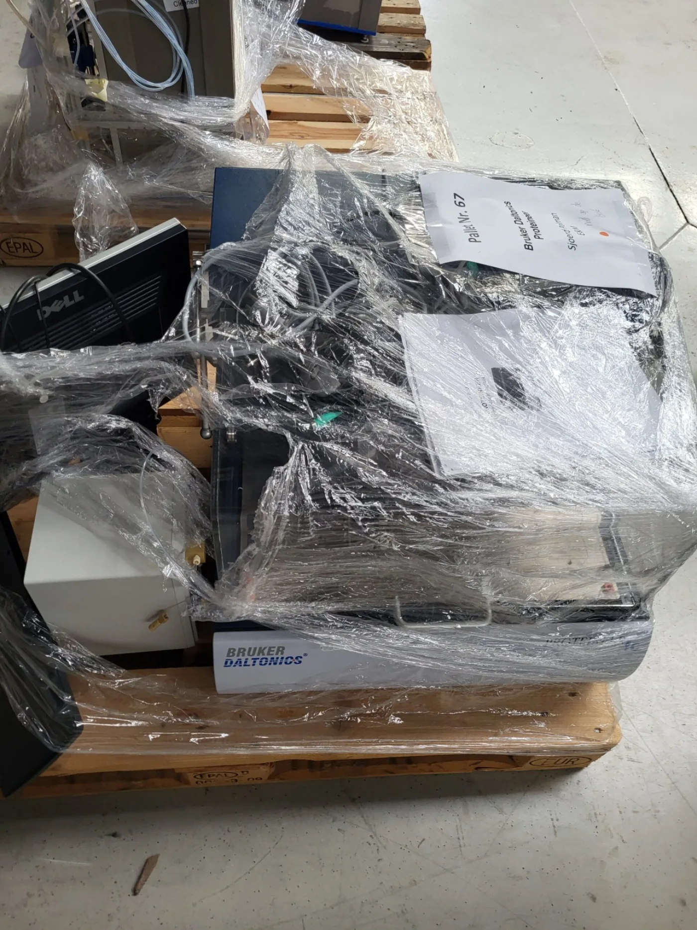 New arrival Bruker Proteineer fraction collector - 2