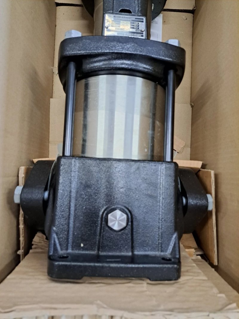 Grundfos Vertikale mehrstufige Kreiselpumpe CR 15-3 A-A-A-E-HQQE