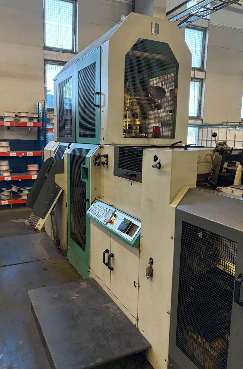 Kolbus BF 526 Compact flow line with FE603