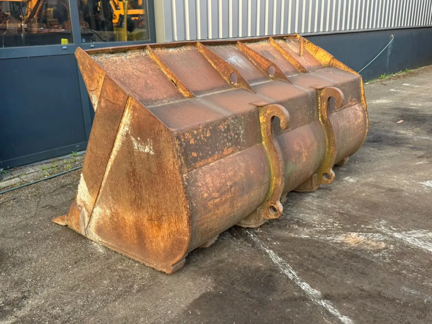 WG-2500 Volvo small - 3