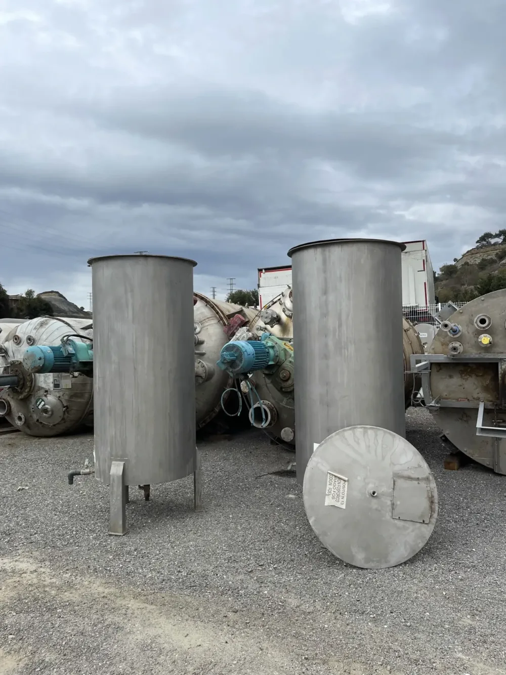 TANKS C6901