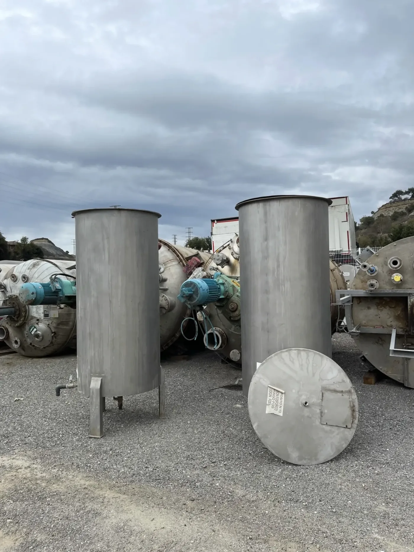 TANKS C6901 - 1