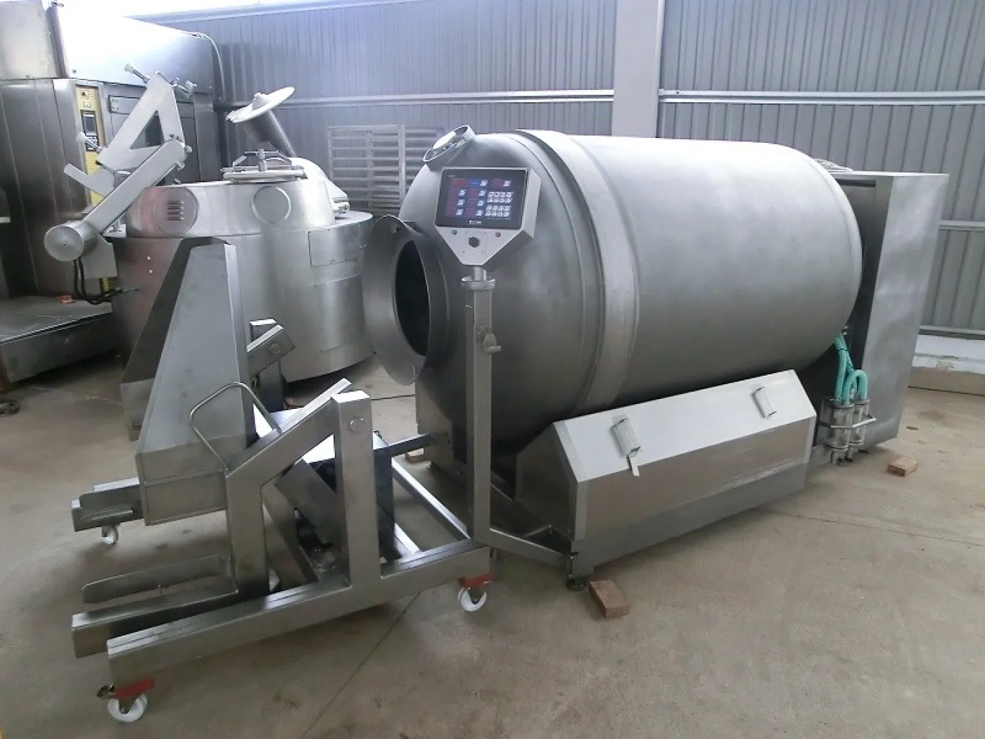 Nowicki 2000ltr Vacuum Tumbler - 1