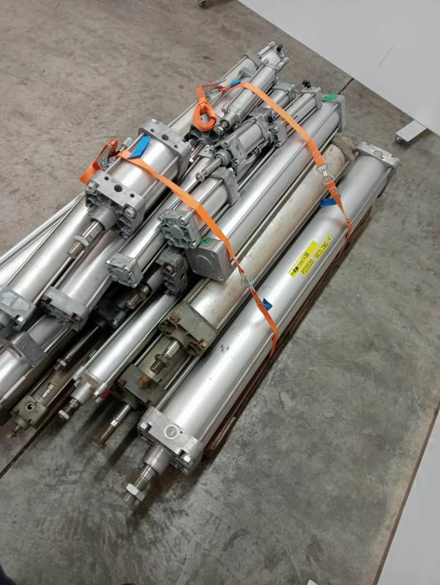 Air cylinders - 3