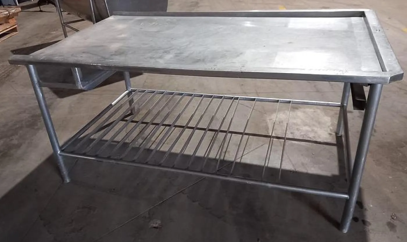 Mesa de inox com 1X1,7 metros - 3