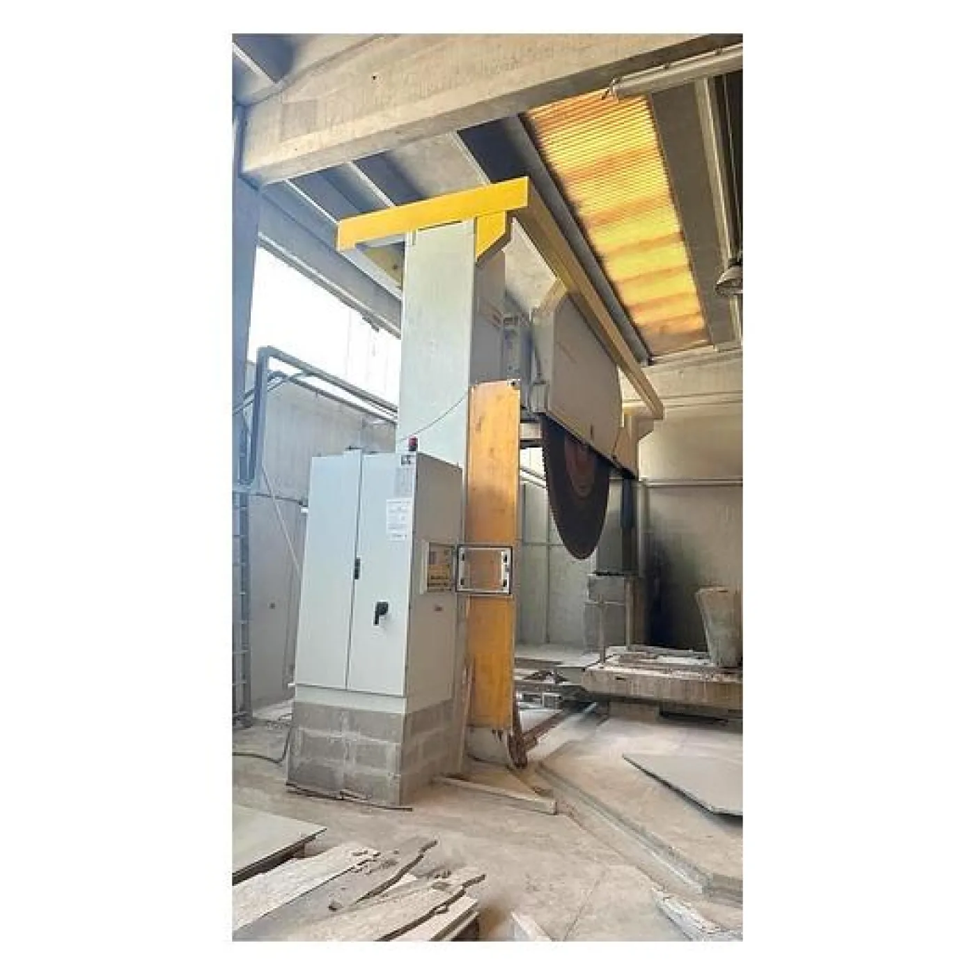 2009 GMM Giga 3500- - 7