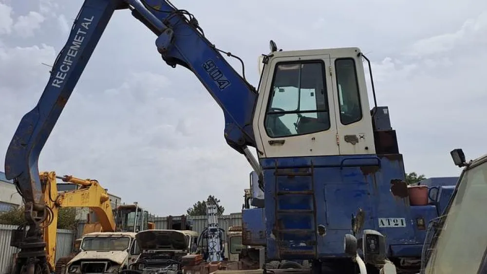 Liebherr A904