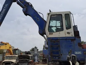 Liebherr A904