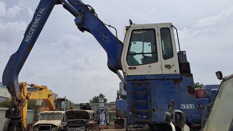 Liebherr A904