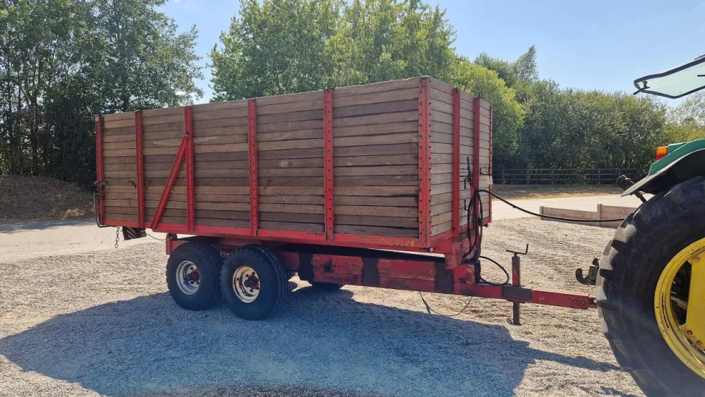 Pettit 10-ton Grain Trailer