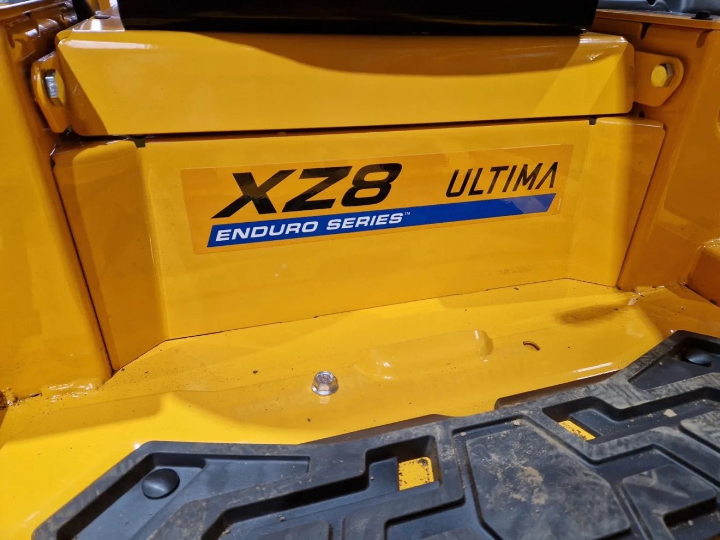 Cub Cadet XZ8 S122 Zero Turn Lawnmower - 8