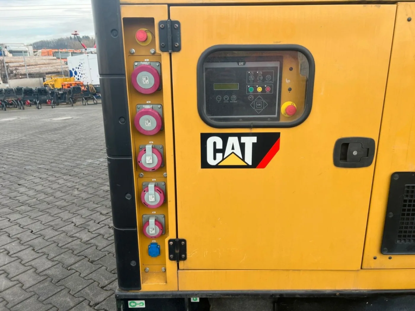 Cat DE65E3 / Stromerzeuger / 60KVA / 2017 / 17.917h - 8