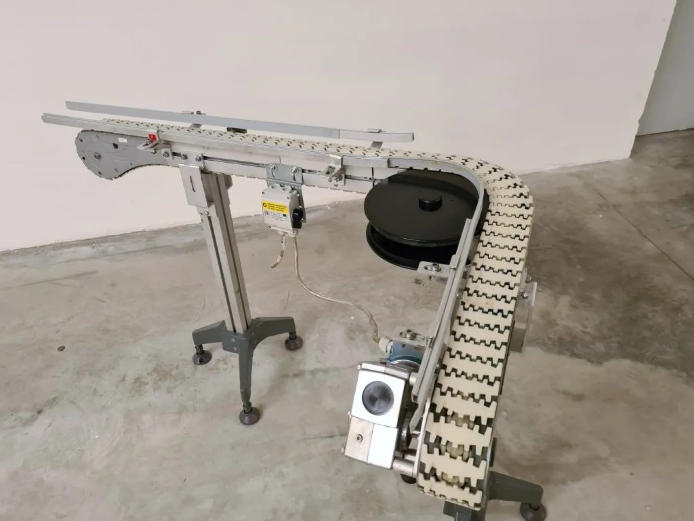 NASTRO TRASPORTATORE A TAPPARELLE CON CURVA A 90° MOTORIZZATO – FLEX-LINK - 4