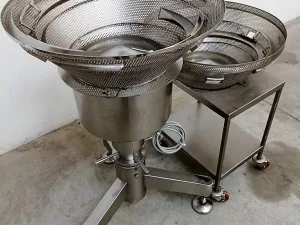 ALIMENTATORE VIBRANTE A TAZZA PER STERILE