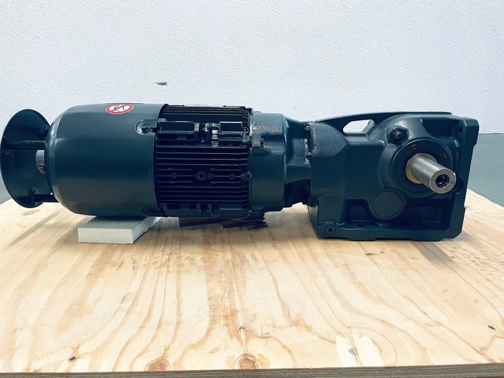 Siemens Getriebemotor K79-LE112ME4E-L32/40NH-IA