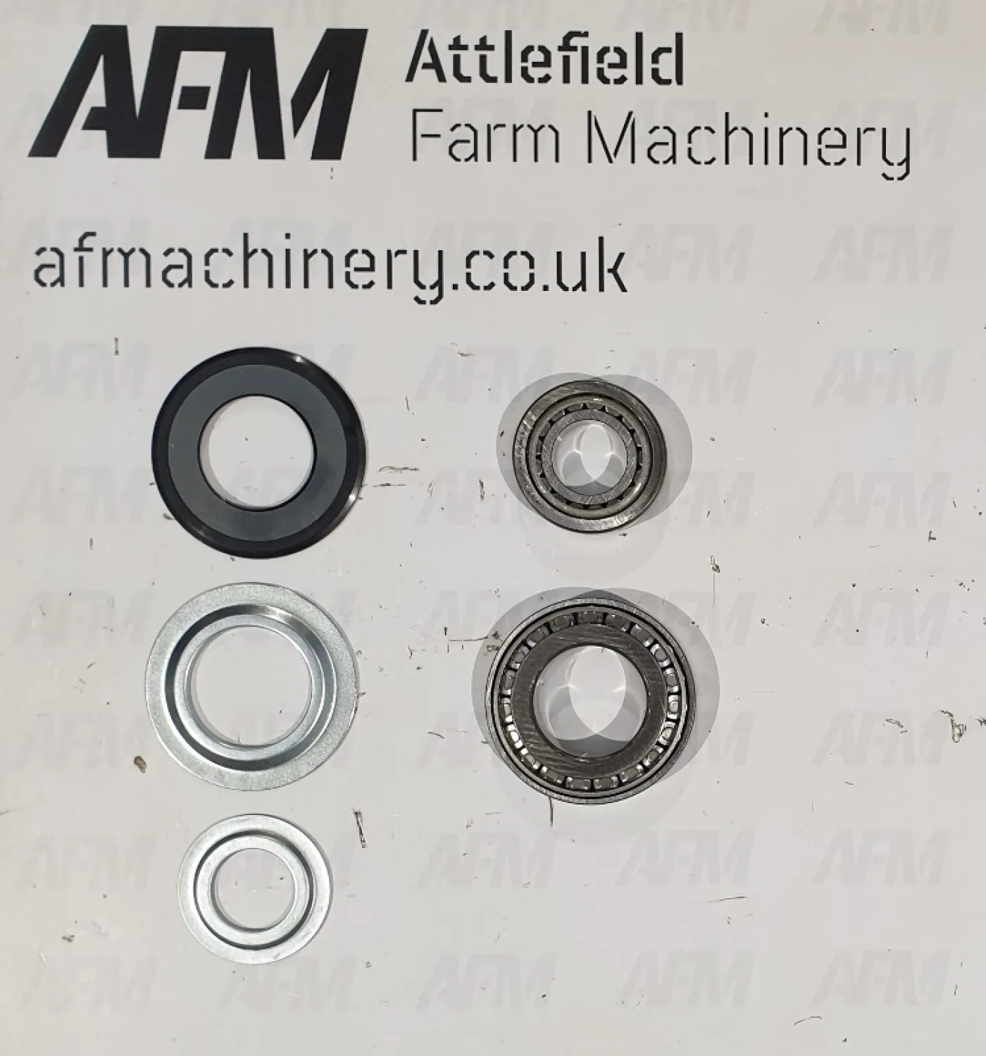 Spearhead 460, 620, 820 wheel bearing 4770660, 4770659 and seal 4770661 Stub Axle bearing set Kit - 1