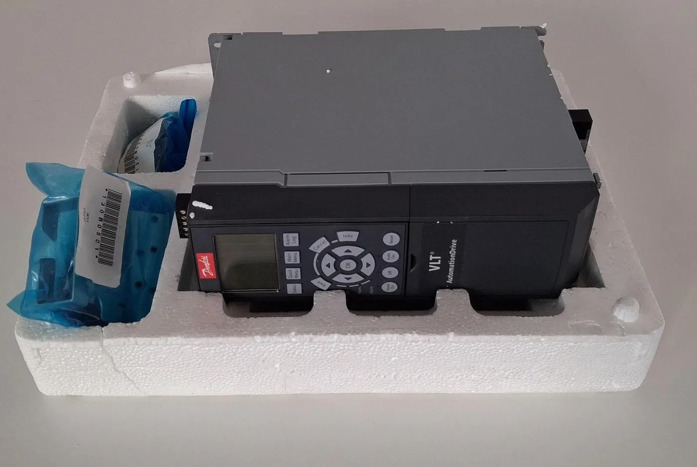 Danfoss VLT® AutomationDrive FC 302 Frequency Converter – New - 4