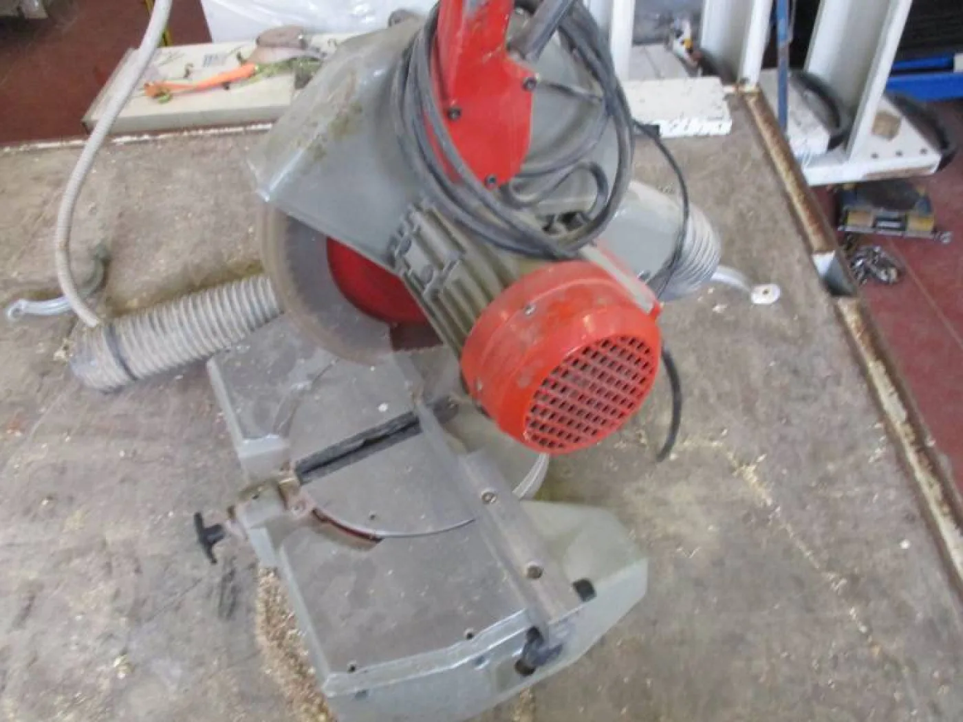 TRONCATRICE OMGA MOD. T55 300 - 3