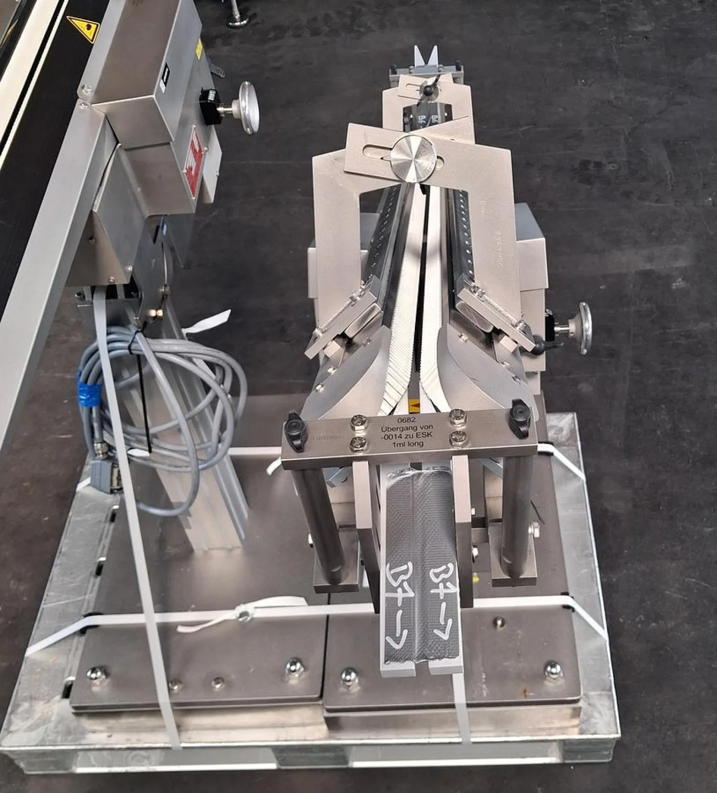 Inova Pharma Systems STS 1500 Edelstahl Zuführ- und Transportsystem - 2