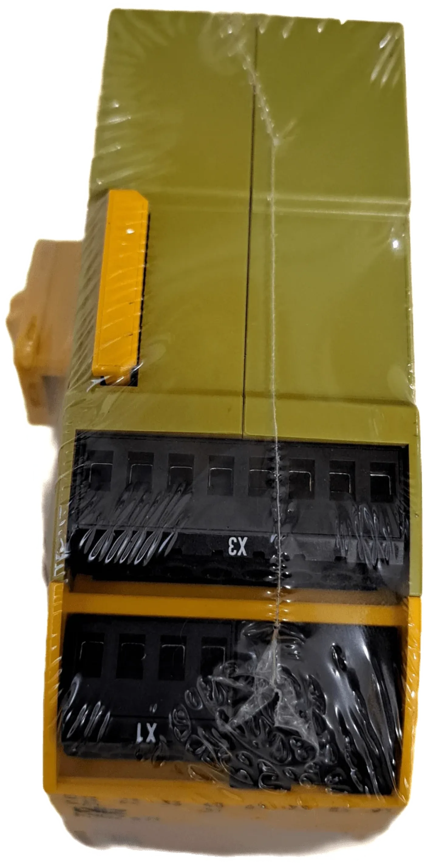 Pilz PNOZ s11 24VDC 8n/o 1n/c 750111 - 4