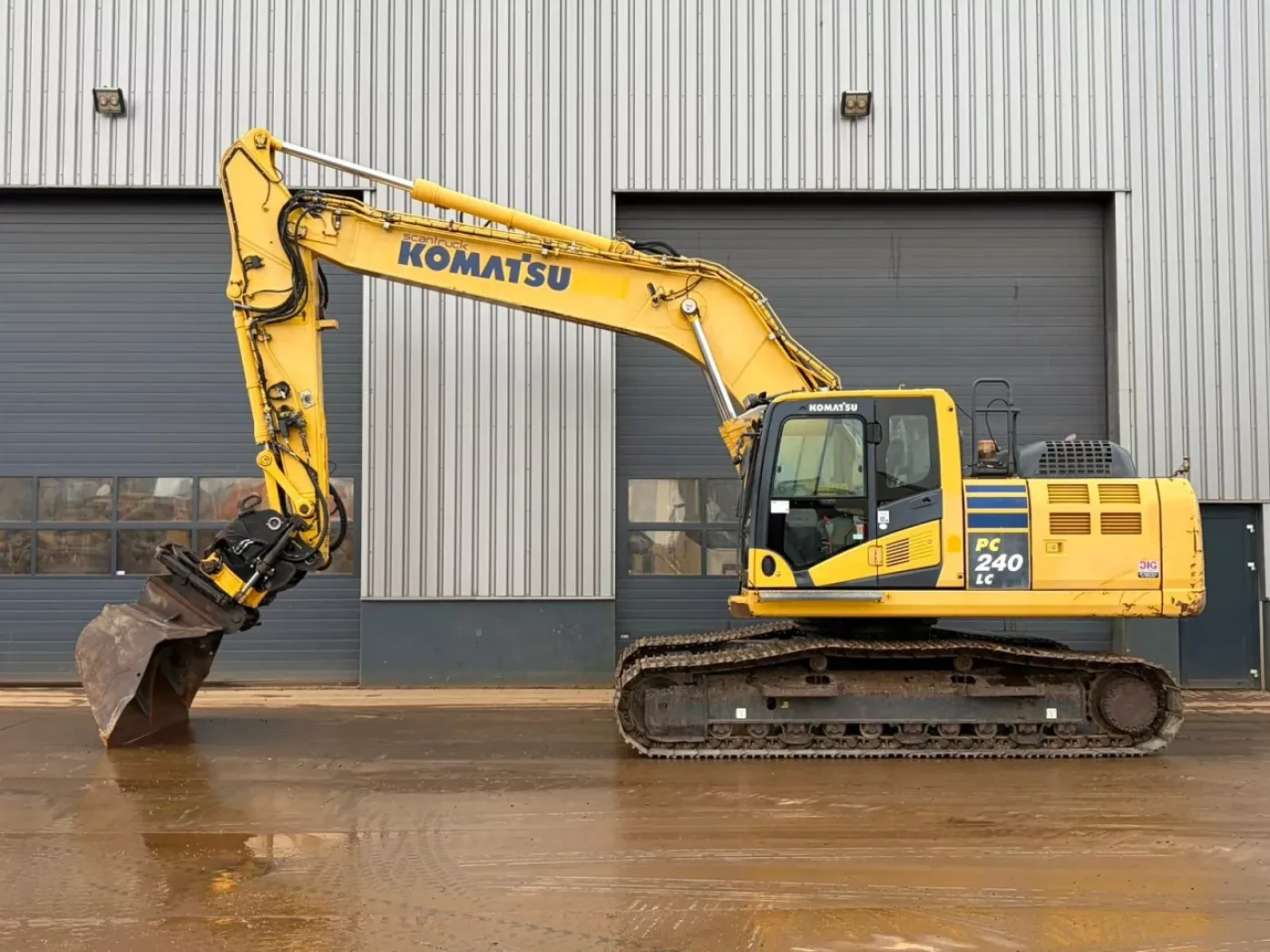 Komatsu PC240LC-10 Engcon and 3 x bucket - 5