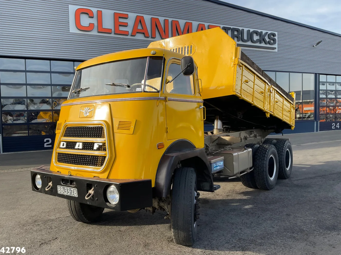 DAF AZ 1900 DS 420 6x6 Driezijdige kipper "Oldtimer" - 1