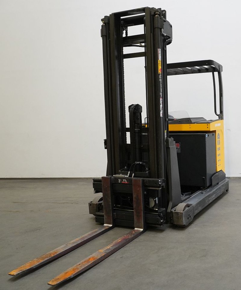 Schubmaststapler Atlet UHD250DTFVRF540 (2013)