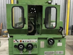 Gear grinding machine – Reishauer RZ 300E