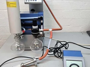 Vacuubrand mz2c cvc2 inlet opvang en koeler met condensaatopvang