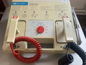 Maequette/Hellige SCP-912 Defibrillator
