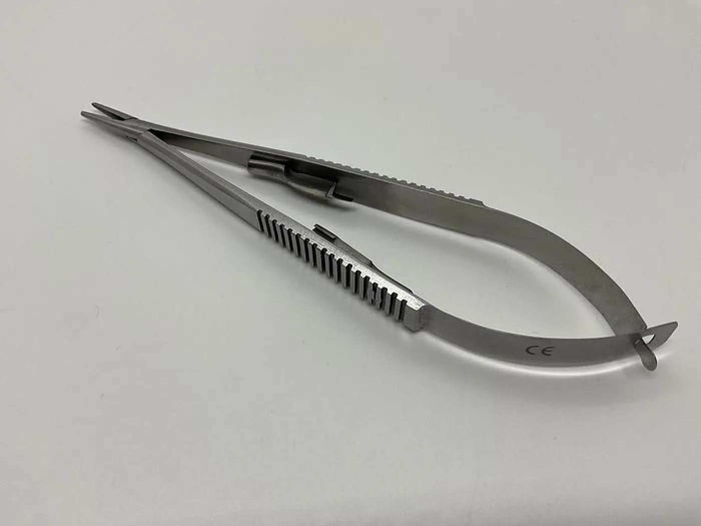 GB Medical Castroviejo with Catch 140mm - 1