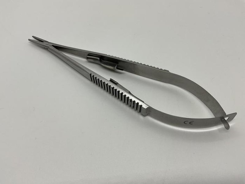 GB Medical Castroviejo with Catch 140mm