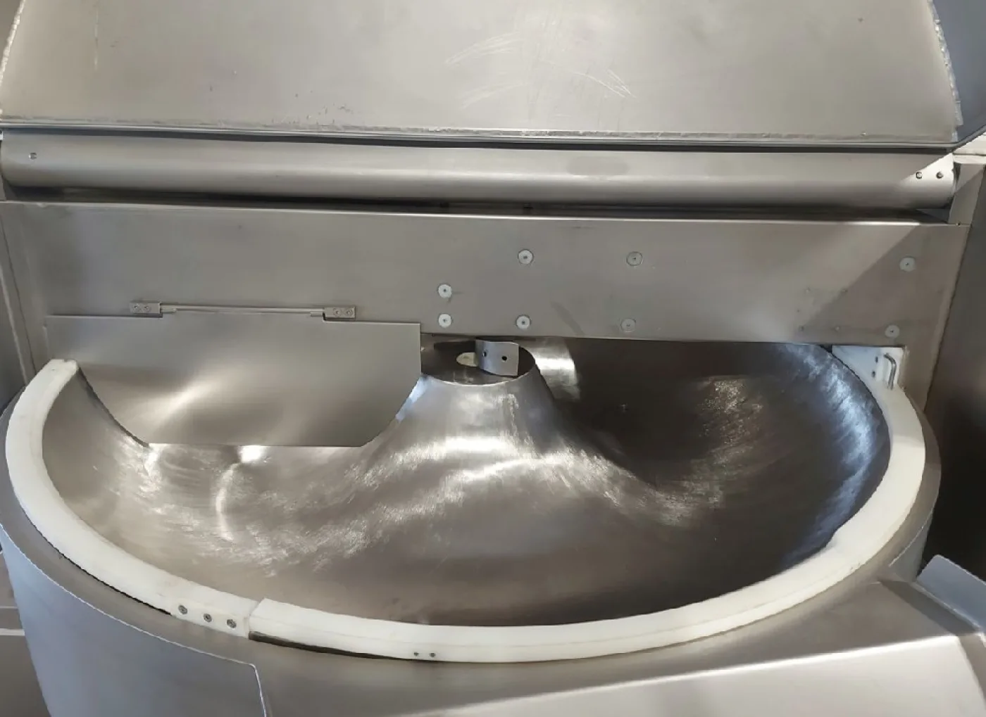 Alpina 330ltr Vacuum Bowl Chopper - 4
