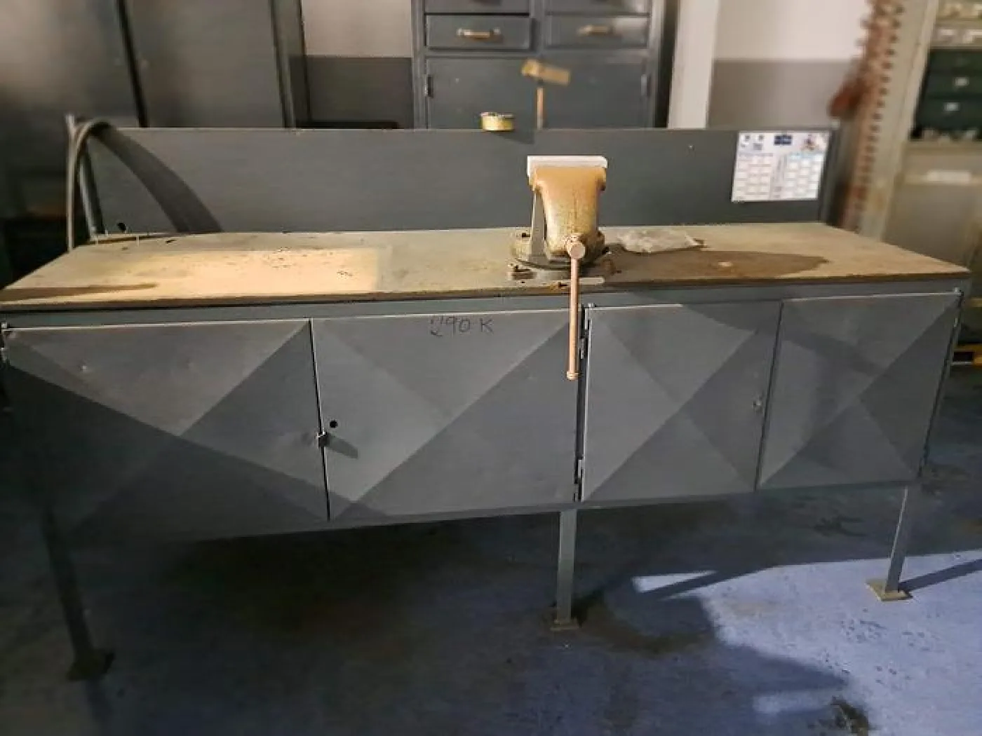 Bancada de trabalho com torno - 3