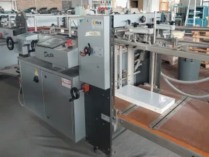 Fidia Desta máquina de formación, plegado y encolado