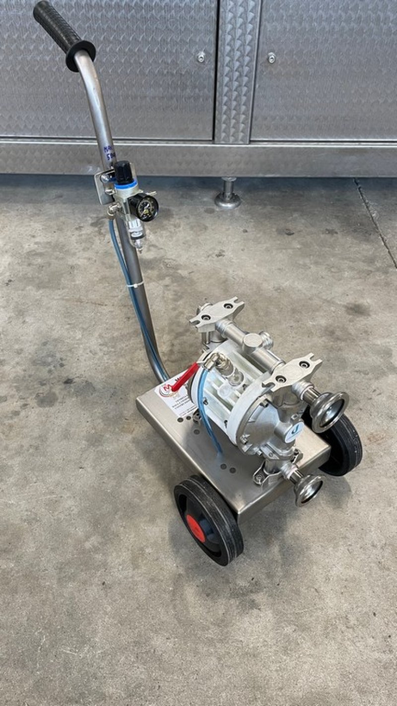 PNEUMATIC DOUBLE DIAPHRAGM PUMPS POWERED BY COMPRESSED AIR, SELF-PRIMING, ENTIRELY IN AISI 316 STAINLESS STEEL, NEW MACHINES